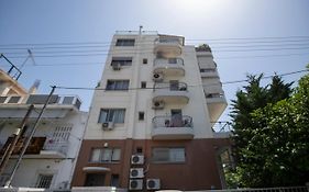 Sunny & Cosy Apt With Balcony In Peristeri!